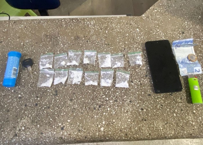 Polícia Militar prende homem por tráfico de drogas em Teixeira de Freitas