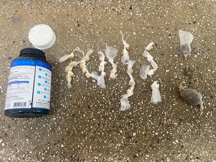 Teixeira de Freitas: Polícia Militar prende homem com pedras de crack