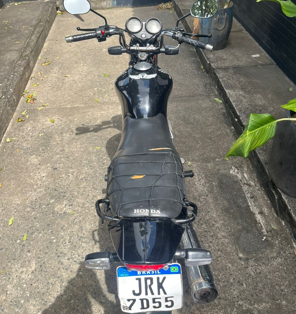 Polícia Militar prende dois suspeitos por adulteração de identificação de veículo em Teixeira de Freitas