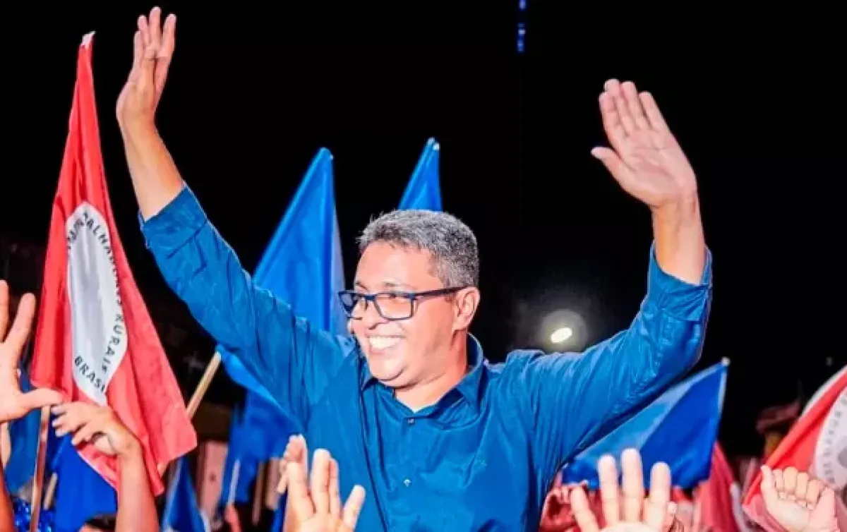 Caravelas: Prefeito homologa empresa por mais de R$ 9 milhões e paga quase meio milhão antes de ser sua contratação