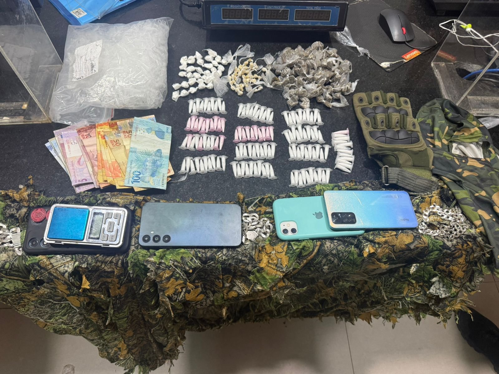 PMBA apreende drogas em Eunápolis