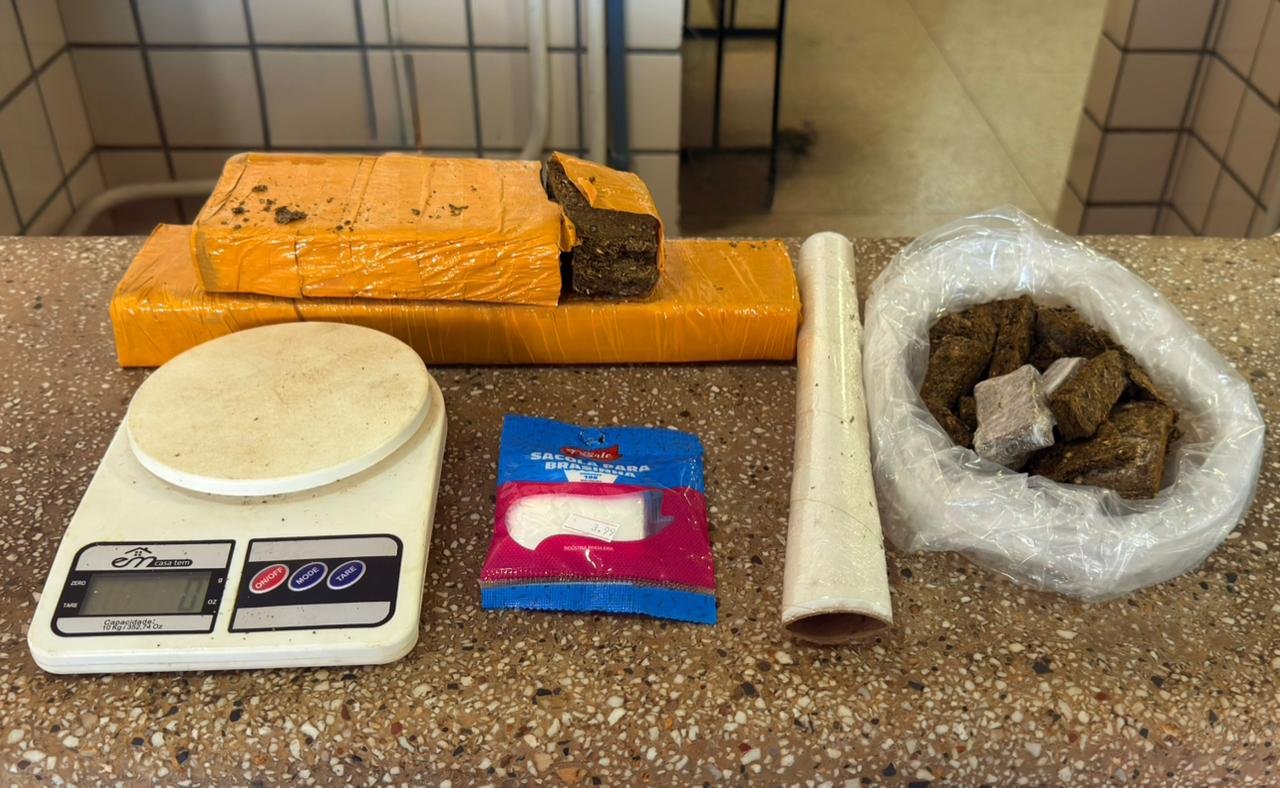 Polícia Militar apreende mais de 1,6 kg de maconha em Teixeira de Freitas
