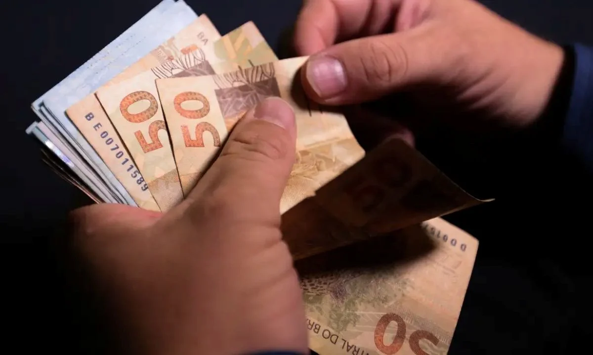 Novo Desenrola Brasil começa a valer nesta terça com descontos de até 90%