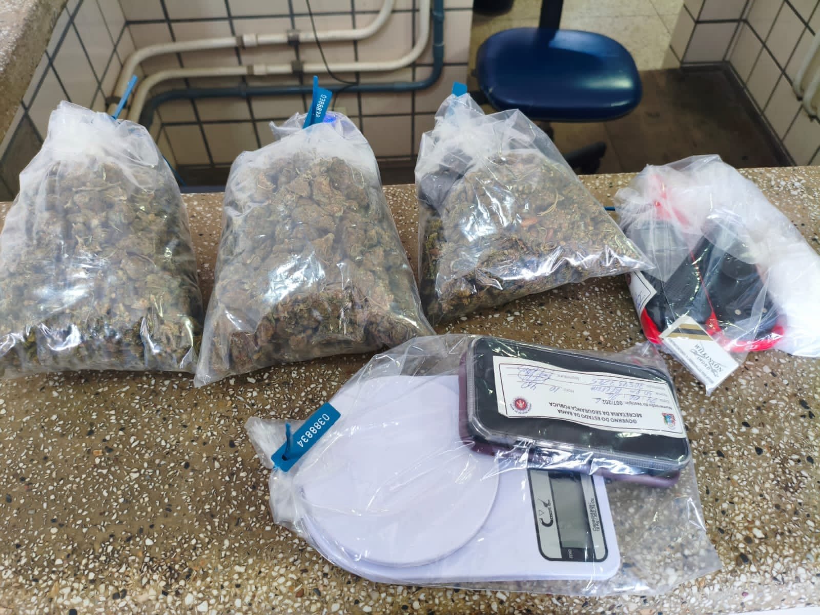 PMBA apreende cerca de 660 gramas de maconha em Itamaraju
