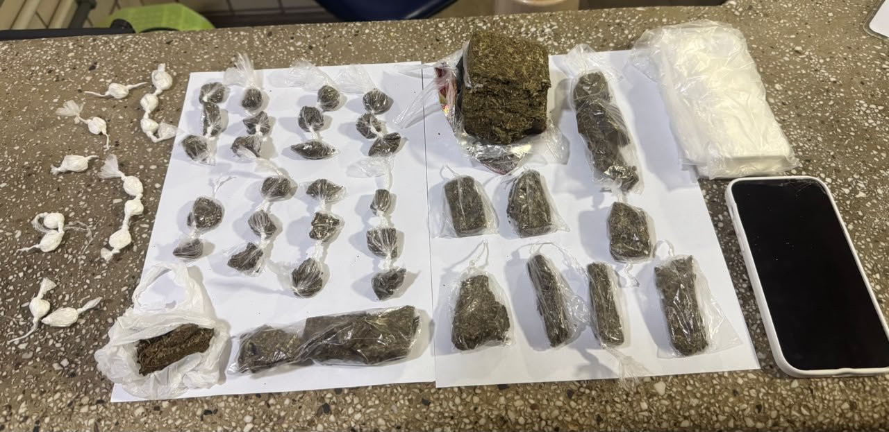 Polícia Militar apreende drogas e conduz adolescente em Teixeira de Freitas