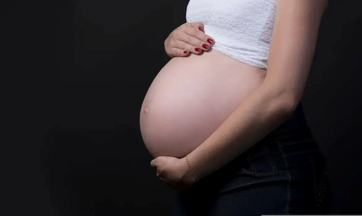 Romantização da maternidade pode dificultar identificação da depressão pós-parto