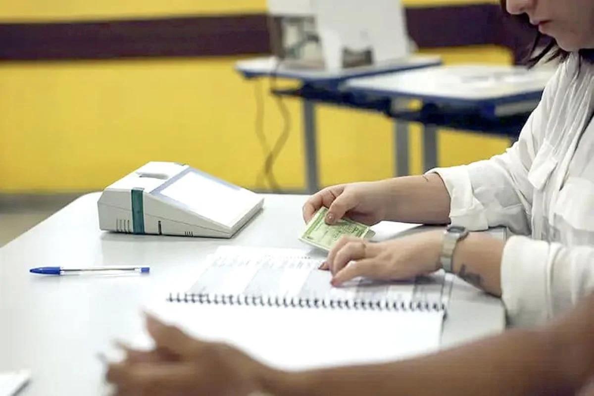 TRE-BA inicia treinamento on-line e presencial de mesários para as Eleições 2026