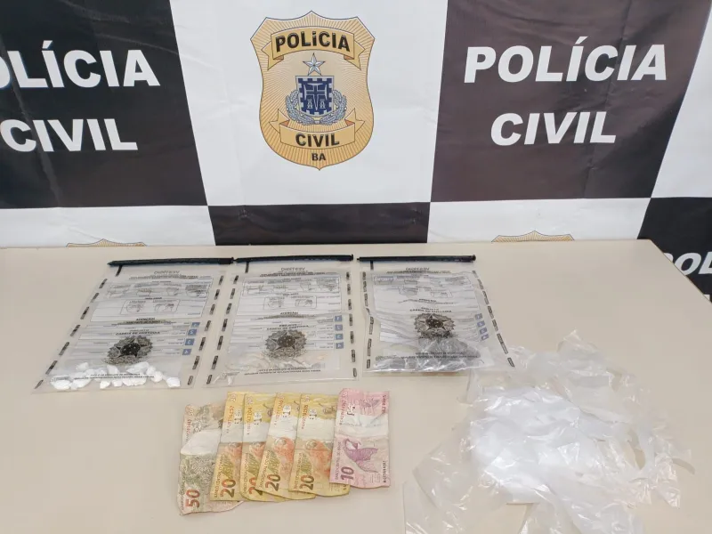 Eunápolis: Jovem é preso com drogas após ser flagrado empinando motocicleta
